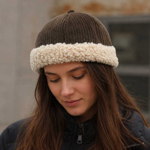 Corduroy Docker Cap – Adjustable Cotton Winter Hat with Soft Furry Cover