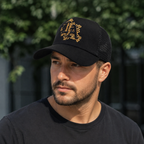Schwarze Trucker-Cap – verstellbare Mesh-Mütze mit gesticktem Logo | Leichtgewicht für den Sommer
