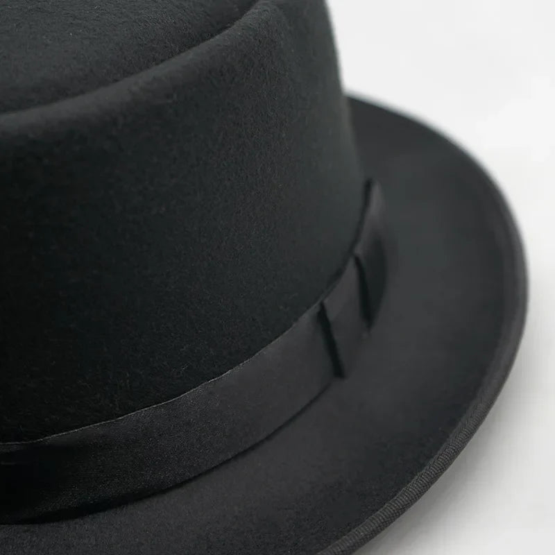 Linegard Retro Feathers Bowler Hat
