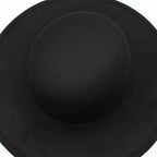 Boater hat with pearl belt – classic style hat with pearl detail
