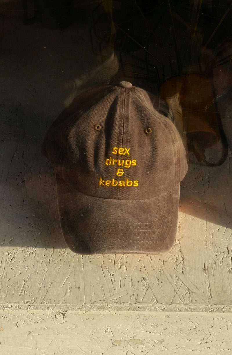 fashionable baseball cap for streetwear